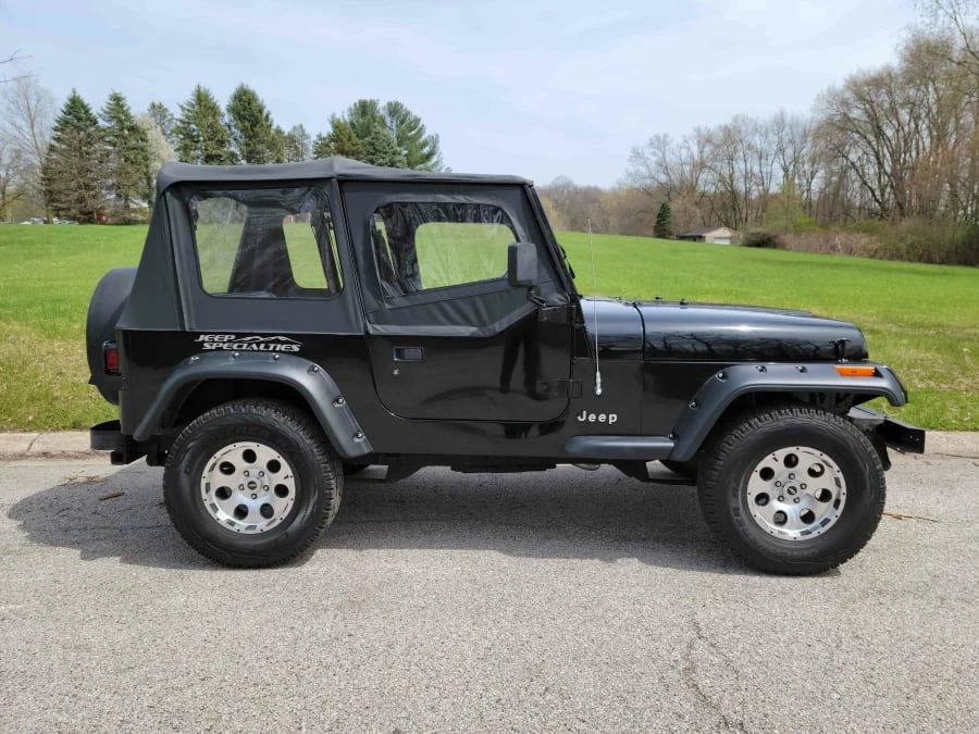 1994 Jeep YJ Wrangler - Image 16 of 17