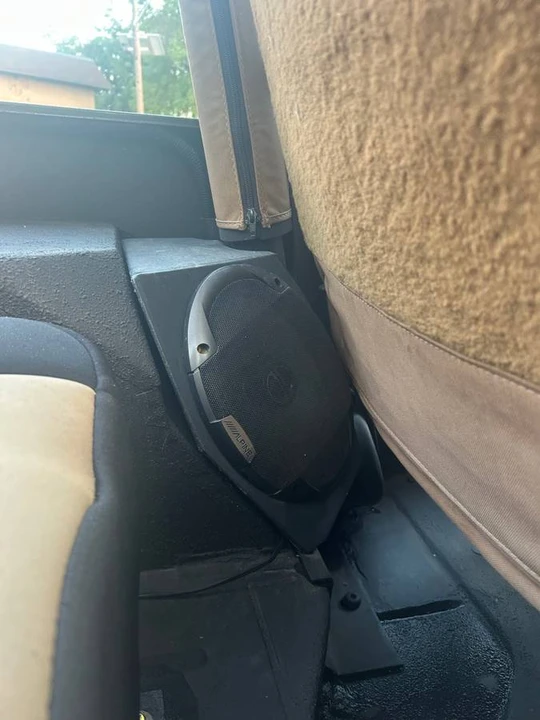 1994 Jeep YJ Wrangler - Image 17 of 18