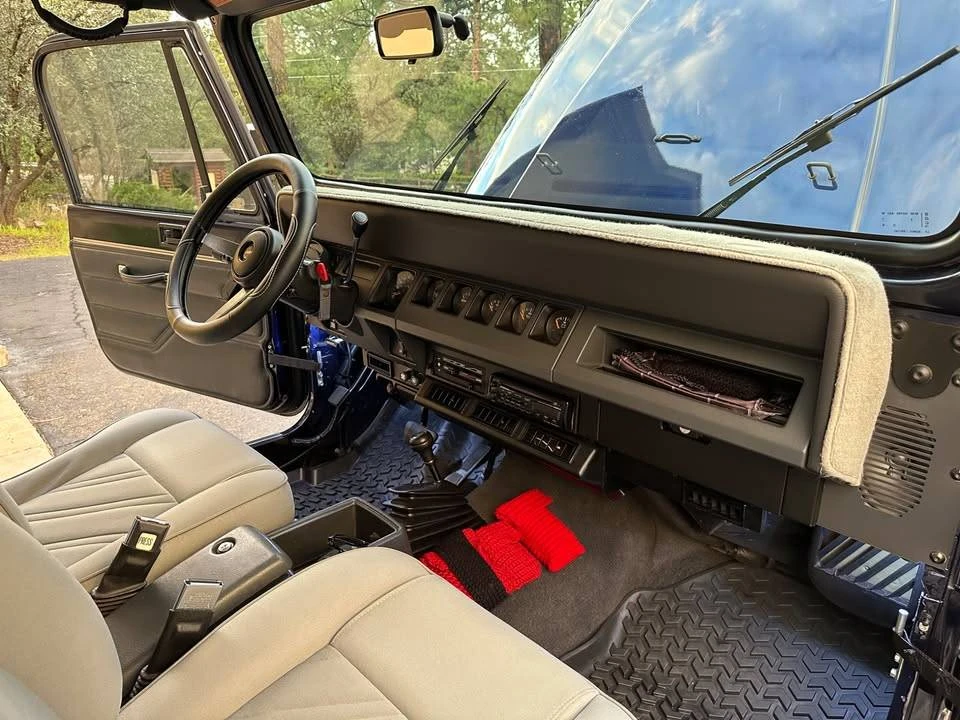 1994 Jeep YJ Wrangler - Image 8 of 9