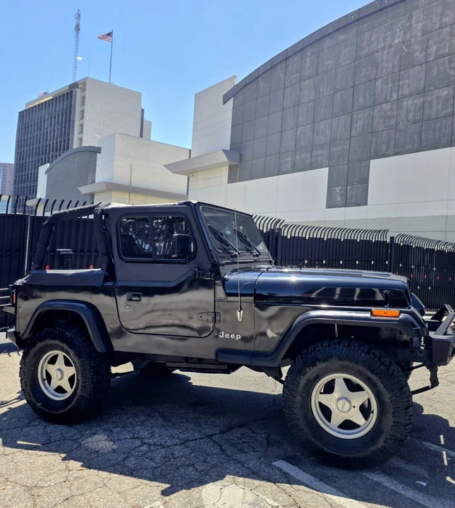 1994 Jeep YJ Wrangler - Image 4 of 24