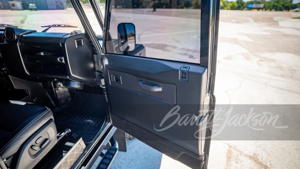 1994 Land Rover Defender 110 - Image 25 of 31