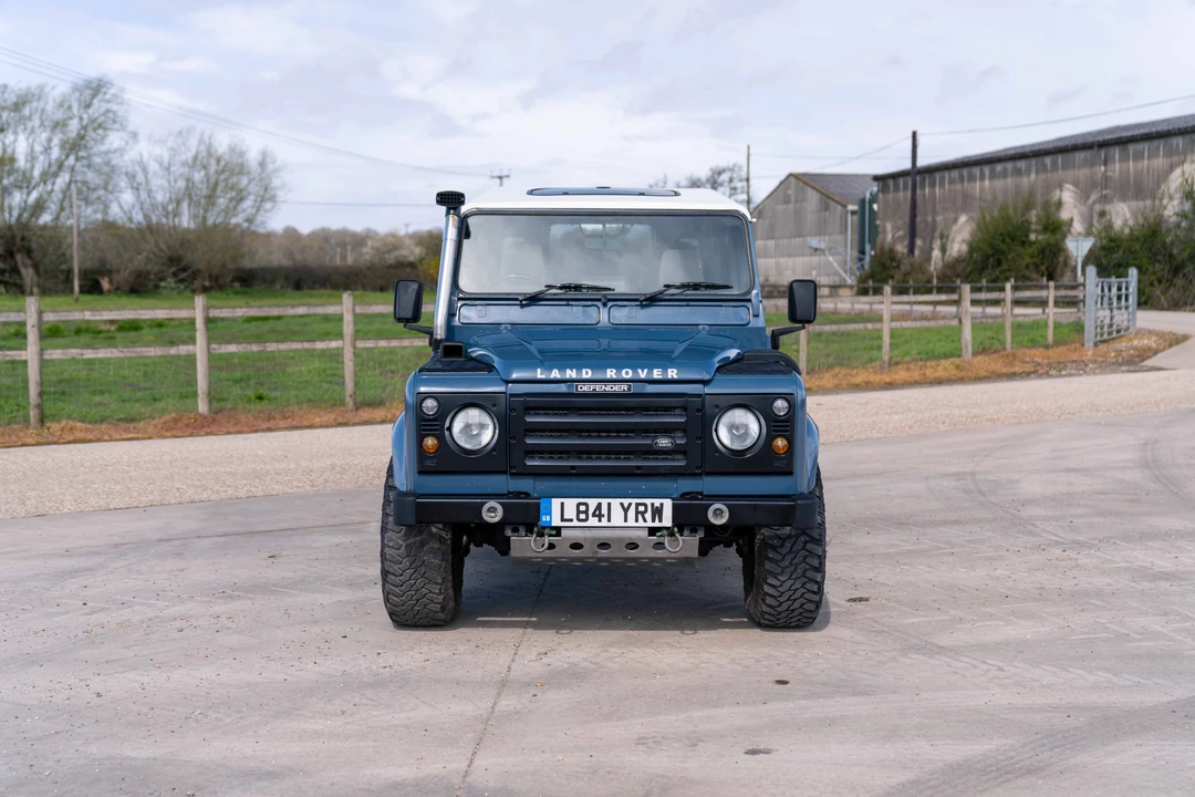 1993 Land Rover Defender 110 - Image 3 of 31