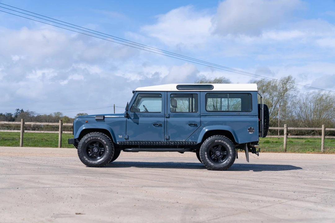 1993 Land Rover Defender 110 - Image 5 of 31