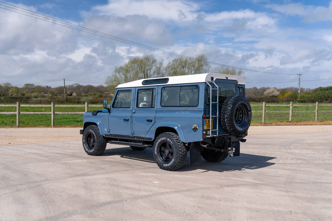 1993 Land Rover Defender 110 - Image 14 of 31