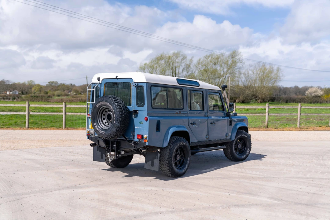 1993 Land Rover Defender 110 - Image 8 of 31