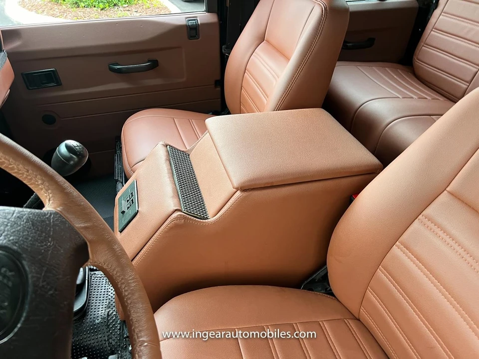 1994 Land Rover Defender 110 - Image 9 of 21