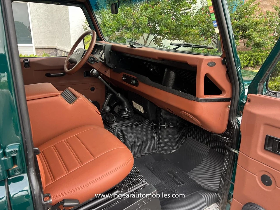 1994 Land Rover Defender 110 - Image 17 of 21