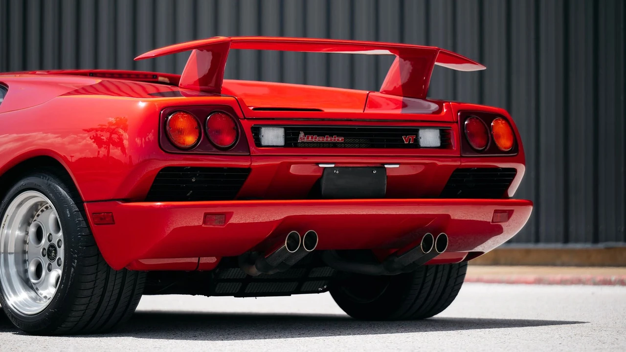 1994 Lamborghini Diablo VT - Image 22 of 31
