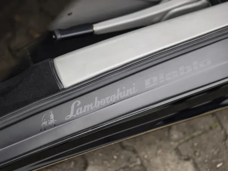1994 Lamborghini Diablo VT - Image 22 of 31