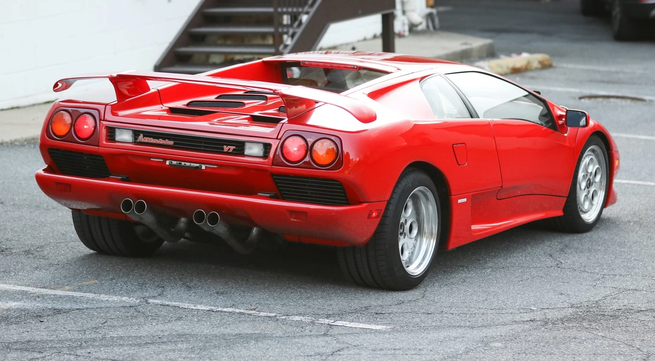 1994 Lamborghini Diablo VT - Image 12 of 31