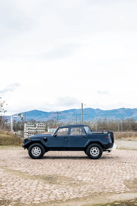 1994 Lamborghini LM002 - Image 9 of 31