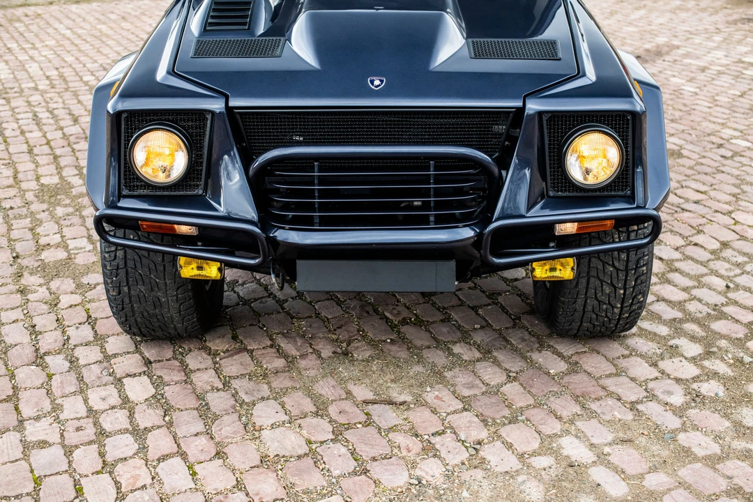 1994 Lamborghini LM002 - Image 25 of 31