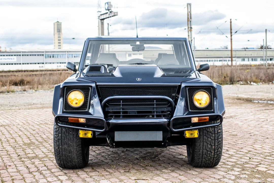 1994 Lamborghini LM002 - Image 23 of 31
