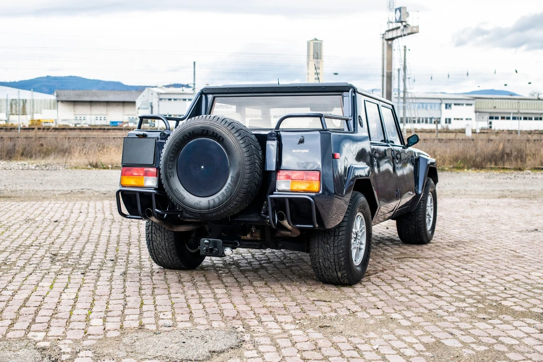 1994 Lamborghini LM002 - Image 13 of 31