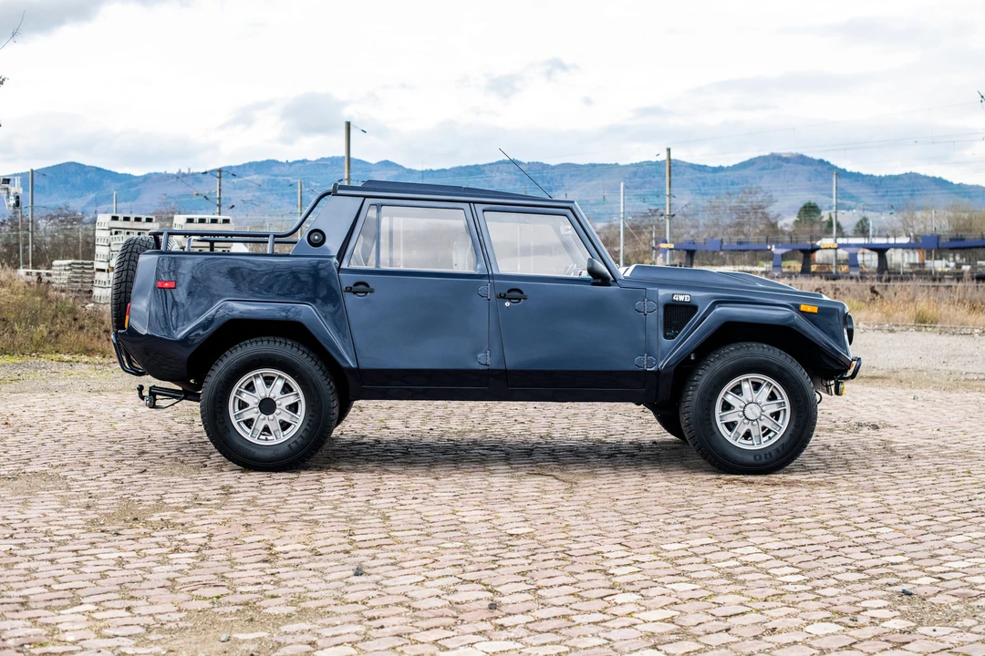 1994 Lamborghini LM002 - Image 21 of 31
