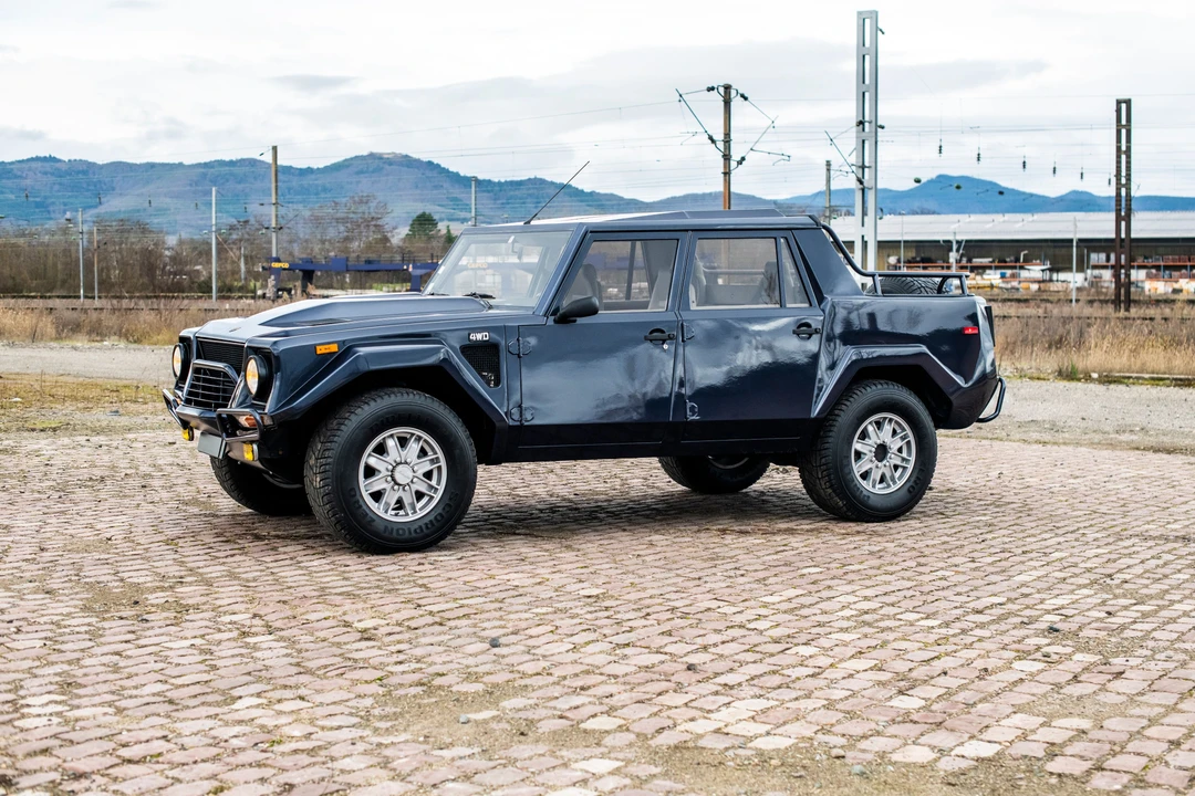 1994 Lamborghini LM002 - Image 6 of 31