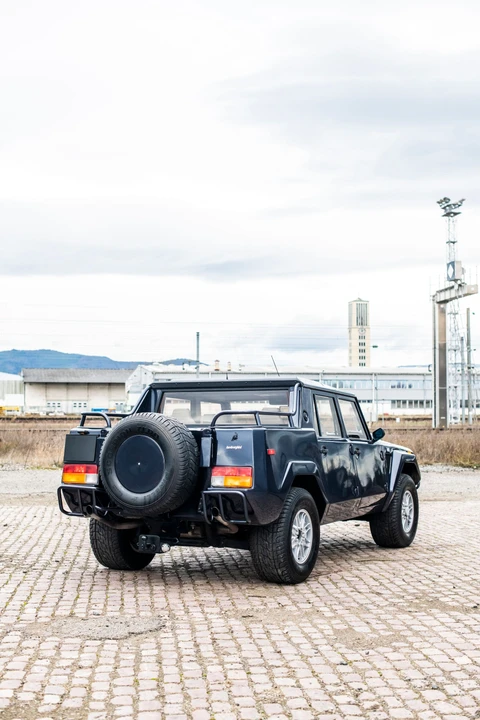 1994 Lamborghini LM002 - Image 16 of 31
