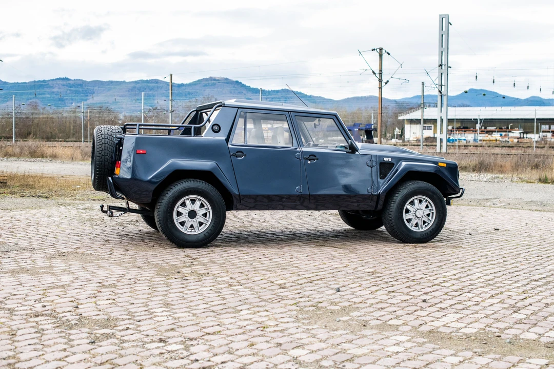 1994 Lamborghini LM002 - Image 20 of 31