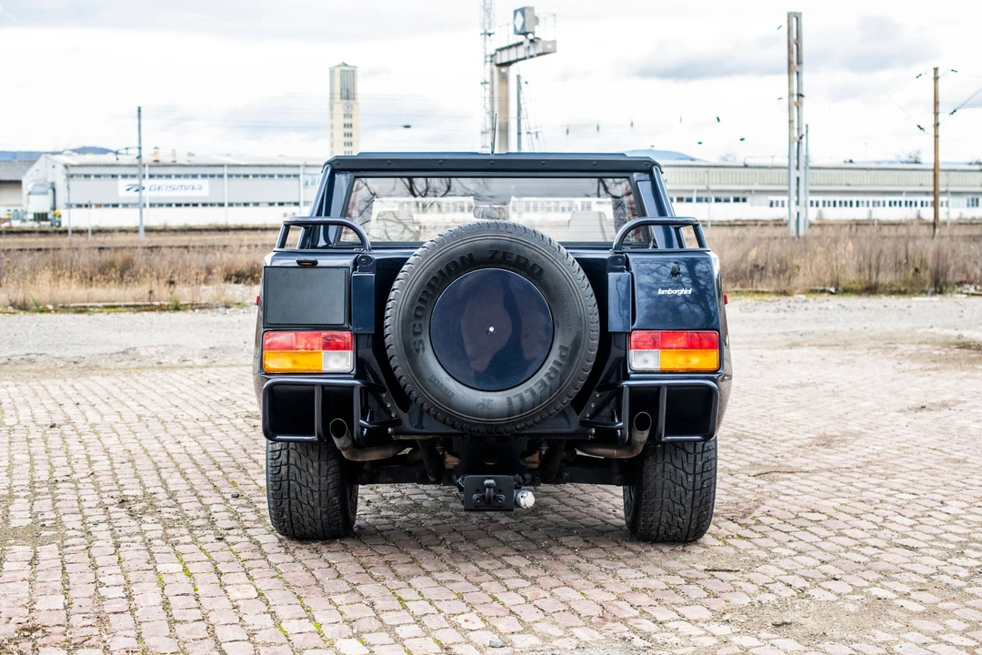 1994 Lamborghini LM002 - Image 10 of 31