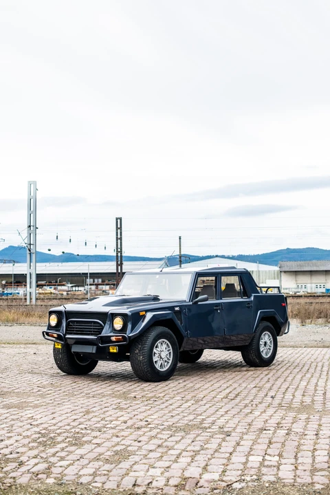 1994 Lamborghini LM002 - Image 5 of 31