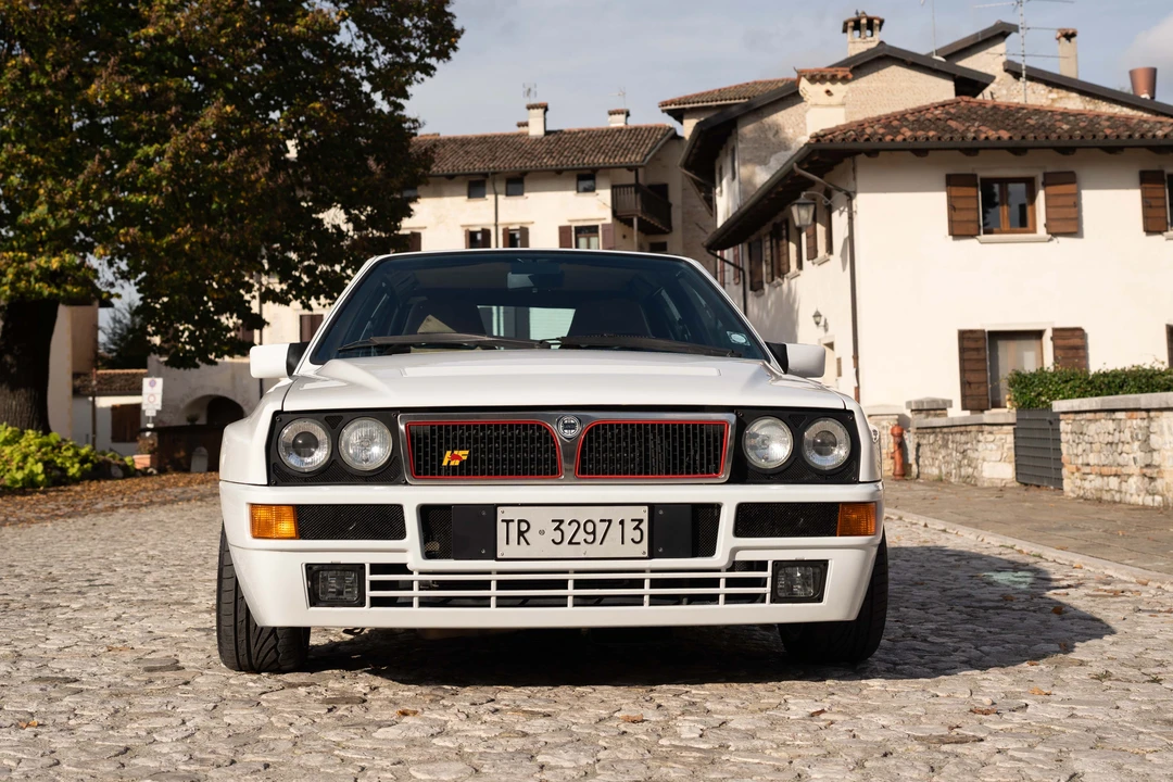 1994 Lancia Delta 1st Gen - Image 11 of 31