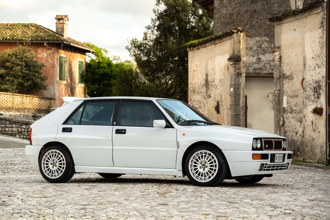 1994 Lancia Delta 1st Gen - Image 14 of 31
