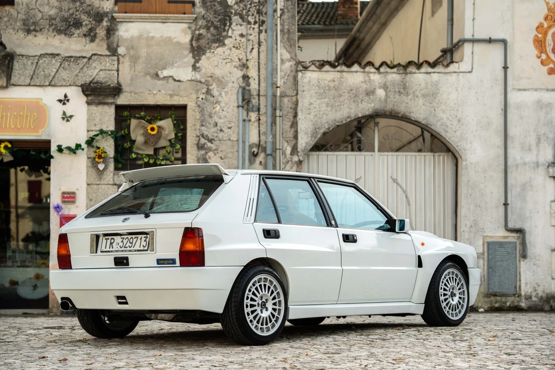 1994 Lancia Delta 1st Gen - Image 15 of 31