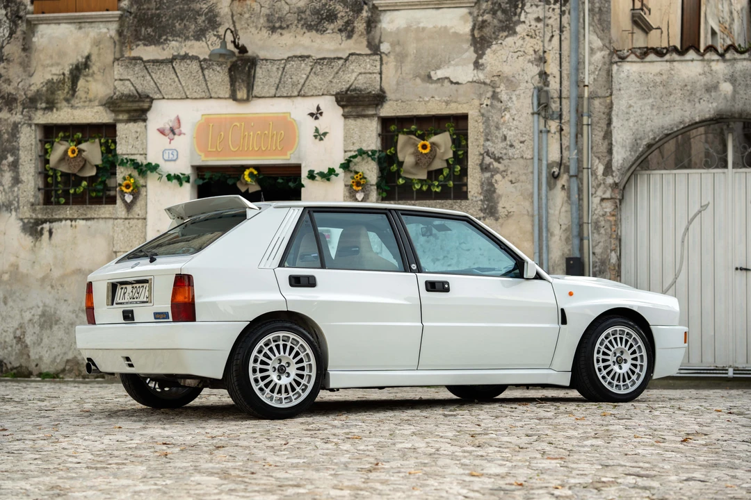 1994 Lancia Delta 1st Gen - Image 16 of 31