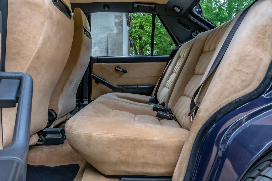 1994 Lancia Delta 1st Gen - Image 14 of 31