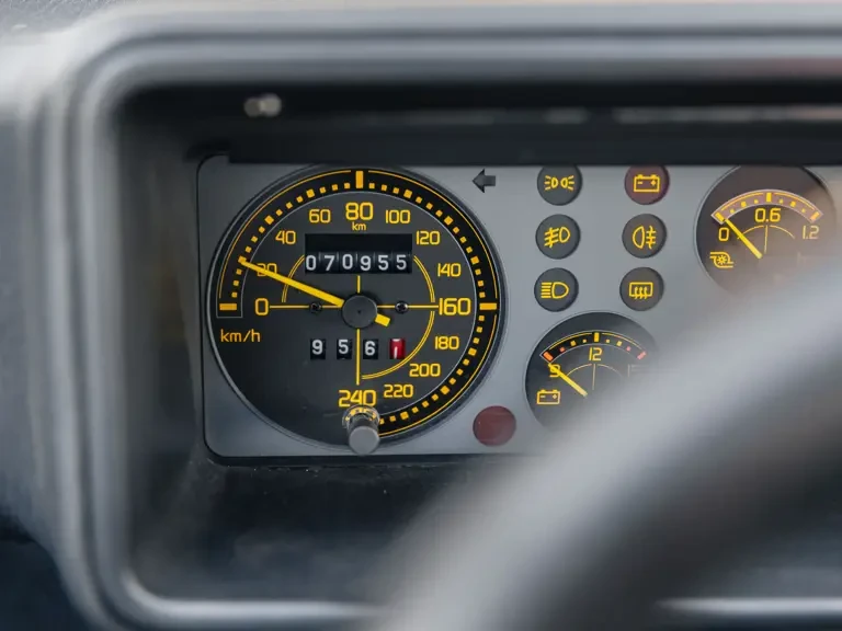 1994 Lancia Delta 1st Gen - Image 14 of 31