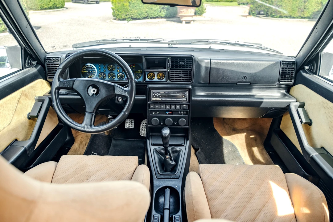 1994 Lancia Delta 1st Gen - Image 13 of 31