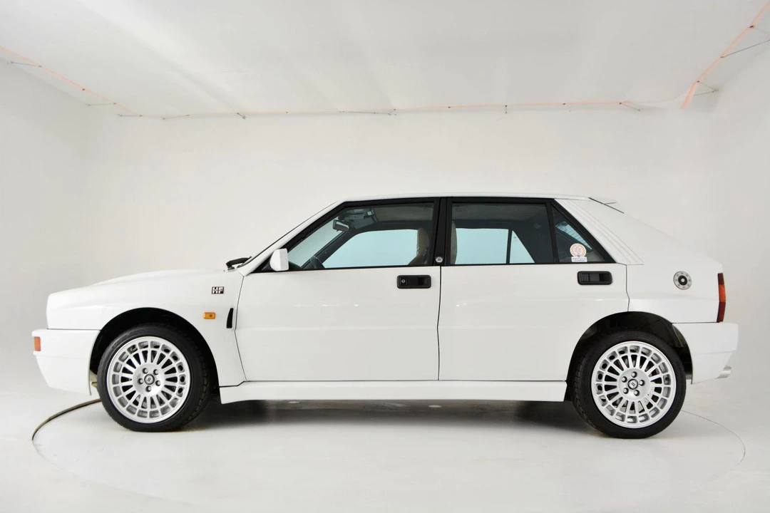 1994 Lancia Delta 1st Gen - Image 12 of 31