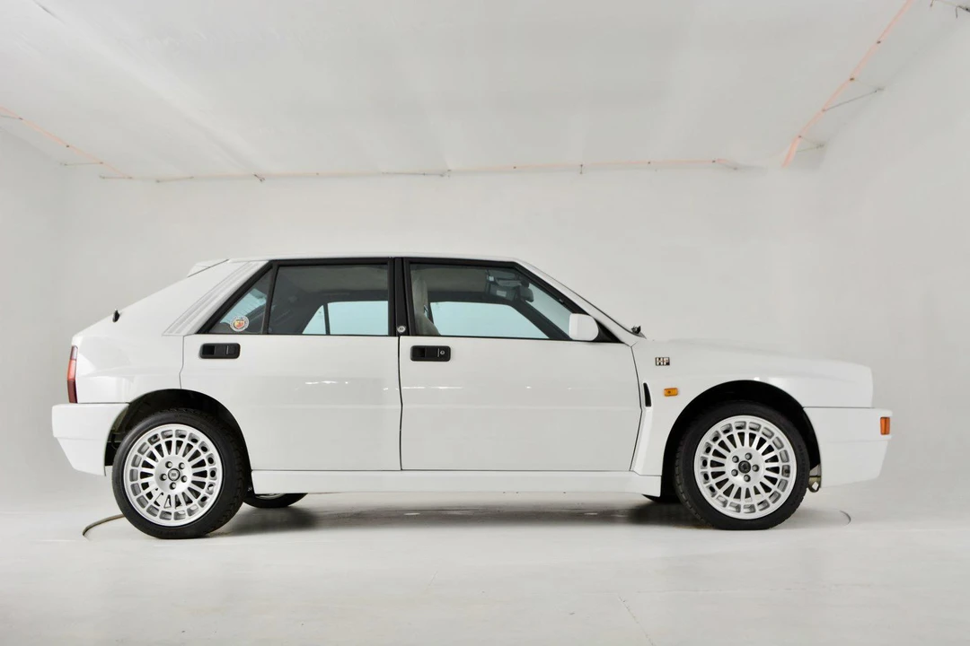 1994 Lancia Delta 1st Gen - Image 23 of 31
