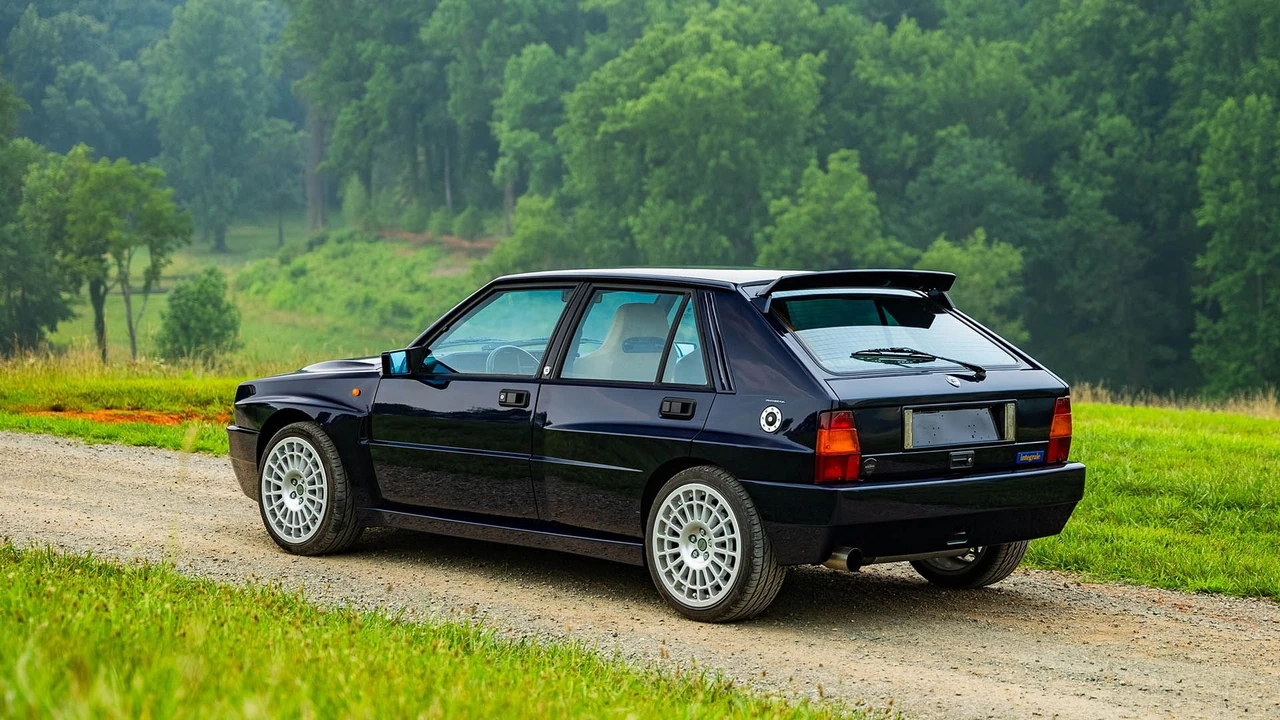 1994 Lancia Delta 1st Gen - Image 14 of 31