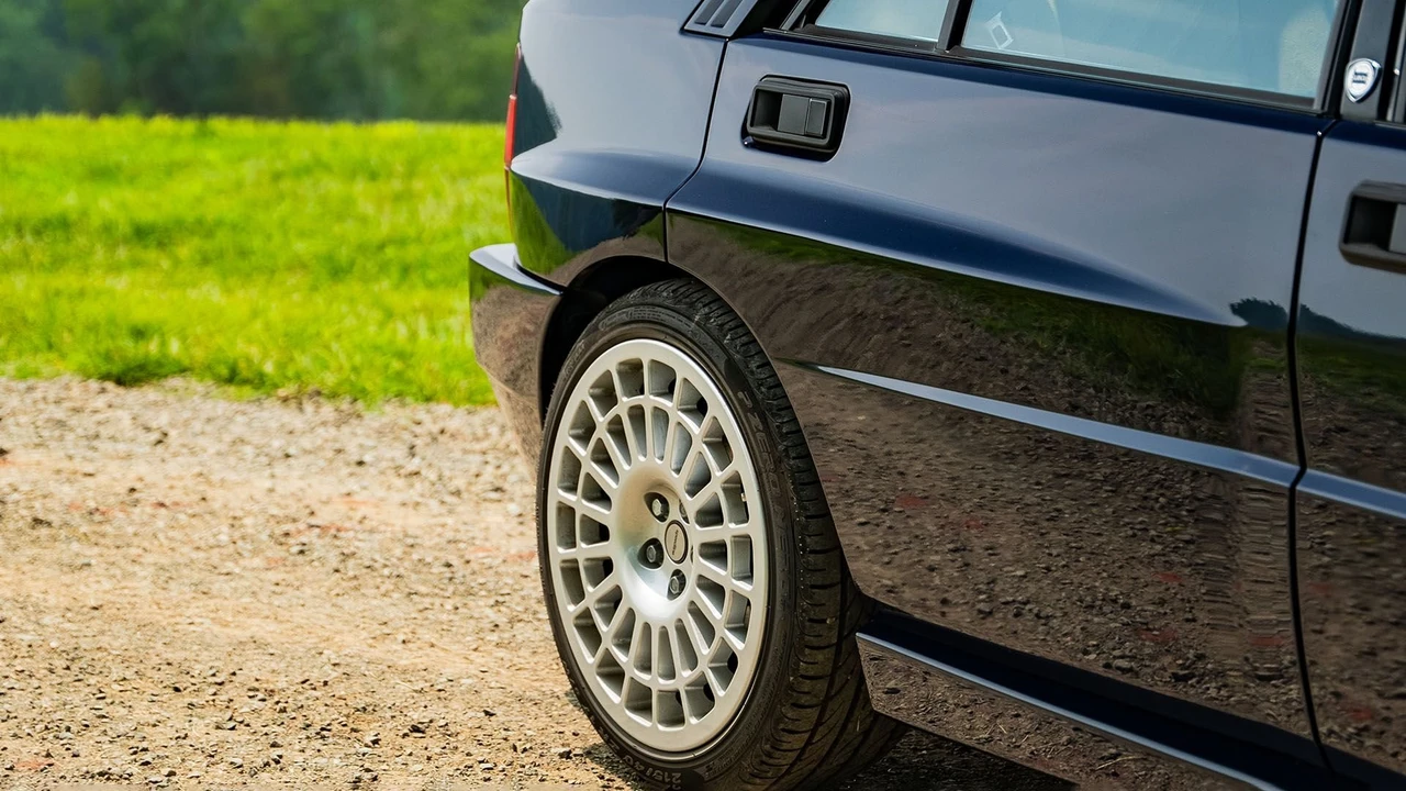1994 Lancia Delta 1st Gen - Image 21 of 31