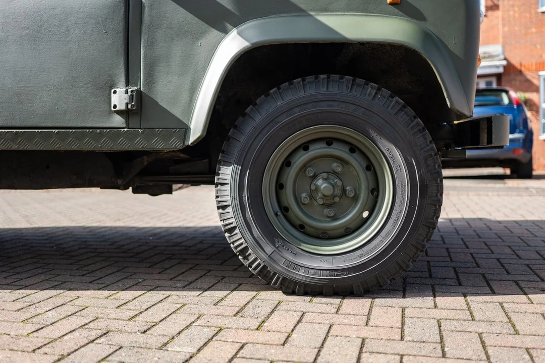 1994 Land Rover Defender 110 - Image 30 of 30