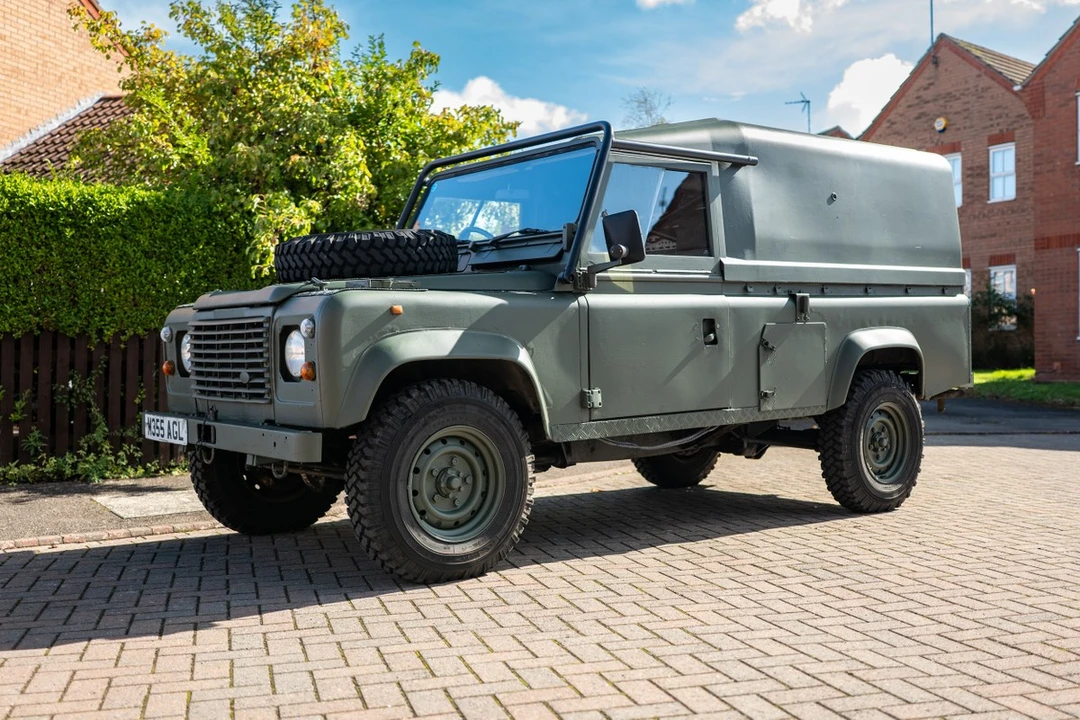 1994 Land Rover Defender 110 - Image 7 of 30