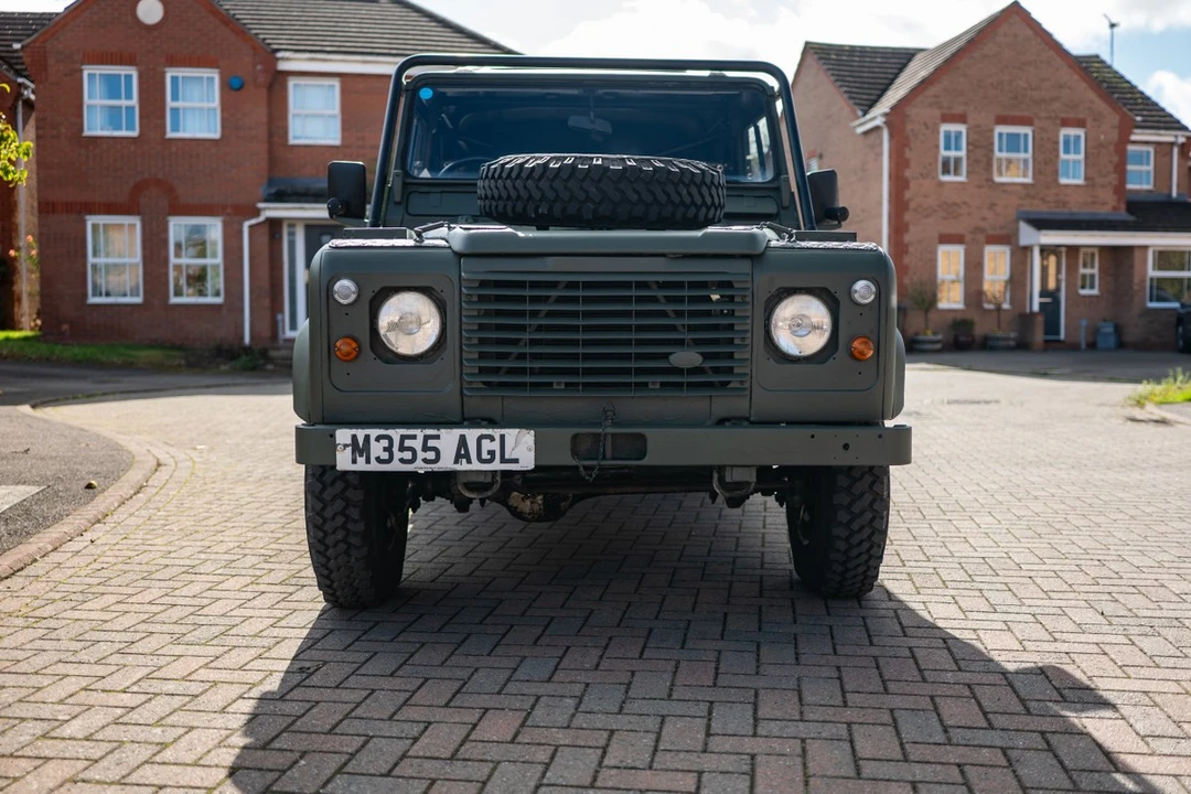 1994 Land Rover Defender 110 - Image 11 of 30