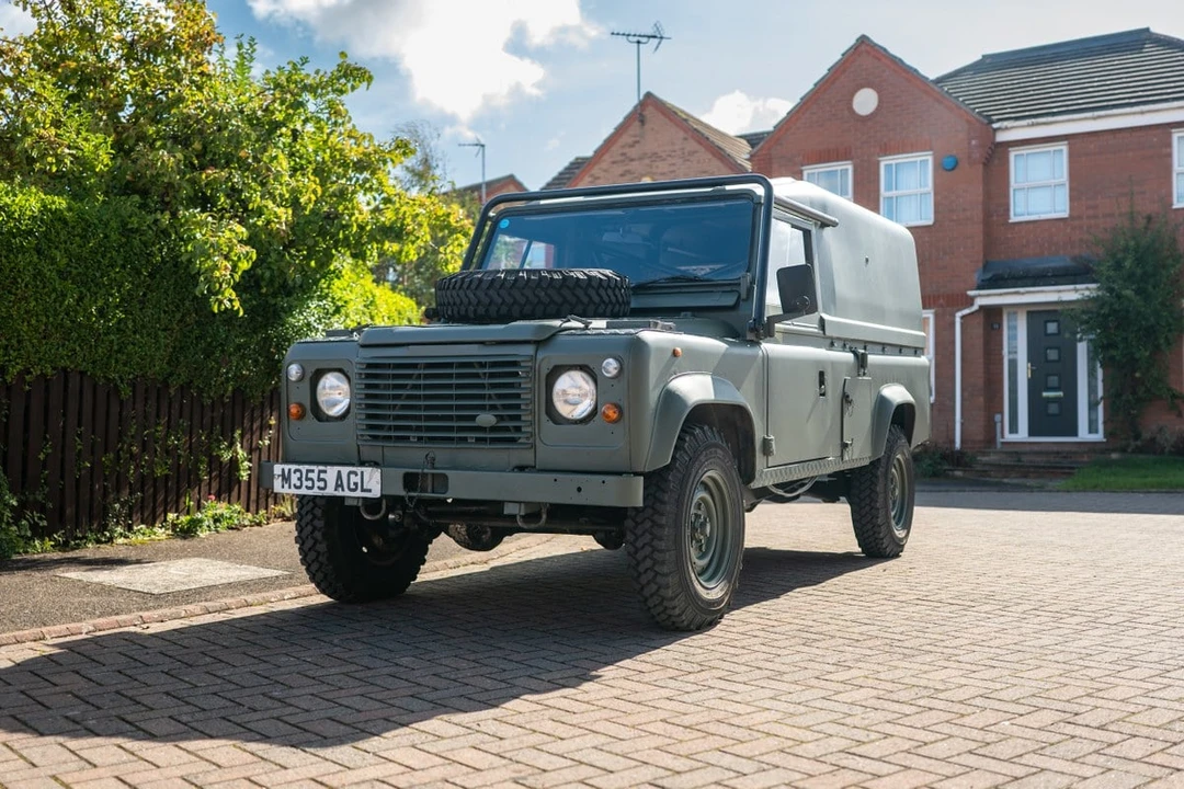 1994 Land Rover Defender 110 - Image 4 of 30