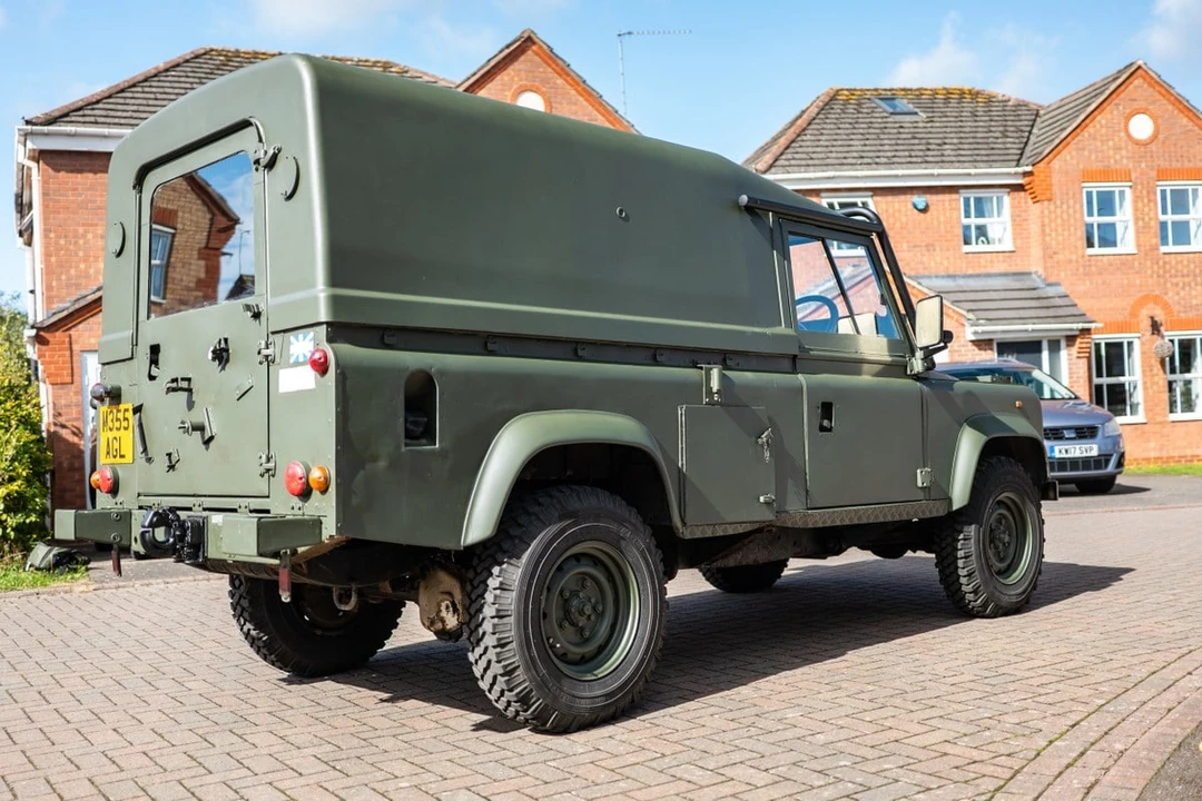 1994 Land Rover Defender 110 - Image 19 of 30