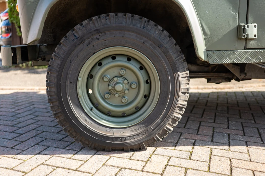 1994 Land Rover Defender 110 - Image 27 of 30