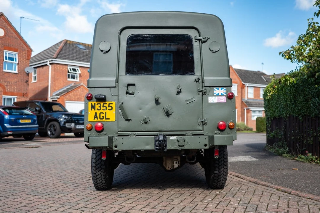 1994 Land Rover Defender 110 - Image 14 of 30