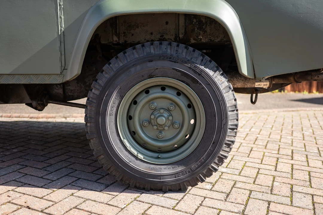 1994 Land Rover Defender 110 - Image 26 of 30