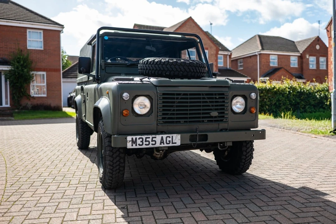 1994 Land Rover Defender 110 - Image 3 of 30