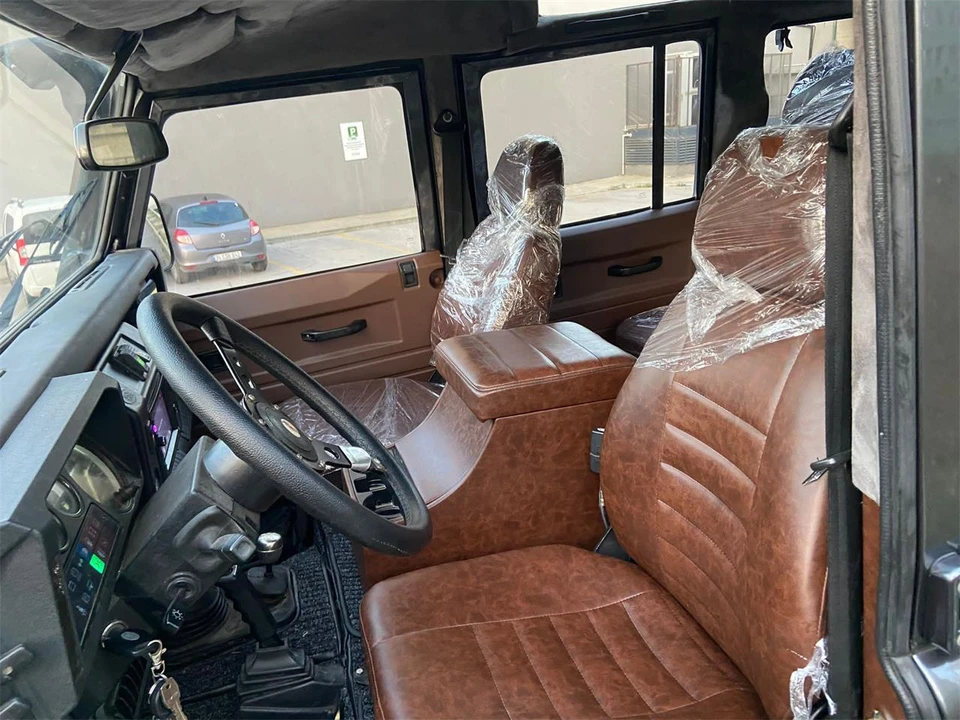 1994 Land Rover Defender 110 - Image 16 of 31