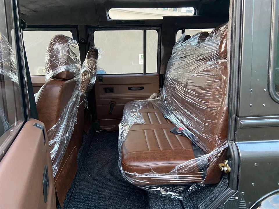 1994 Land Rover Defender 110 - Image 17 of 31