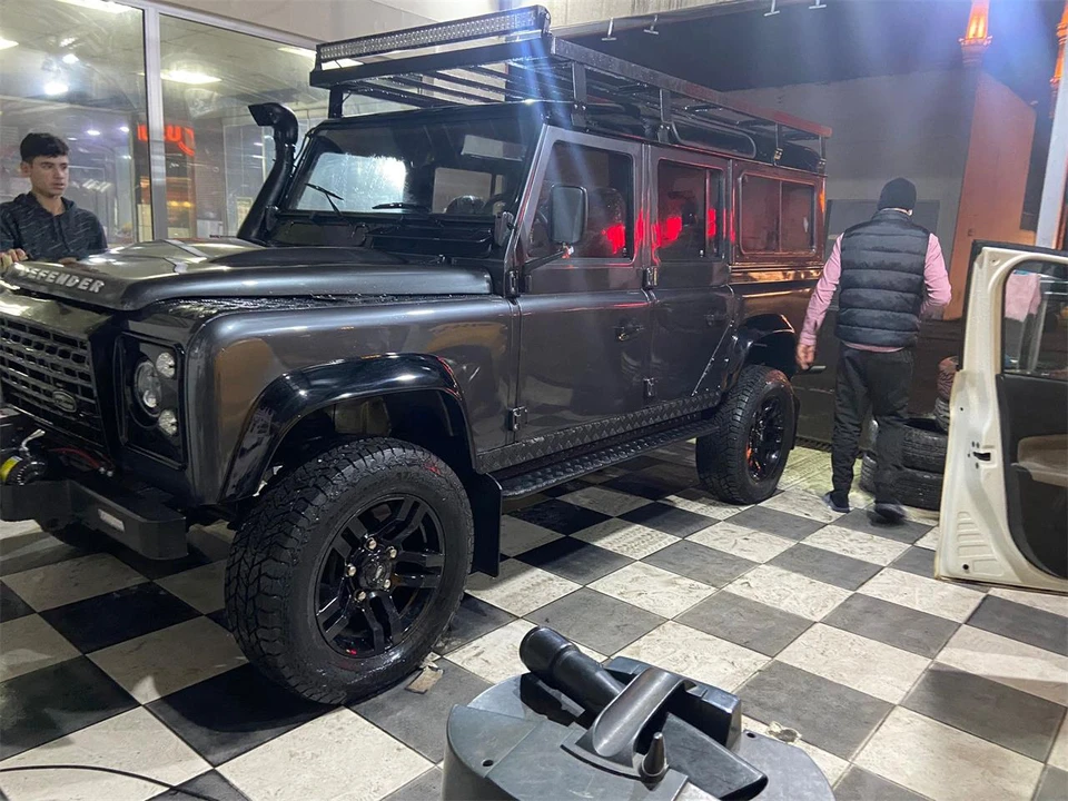 1994 Land Rover Defender 110 - Image 29 of 31