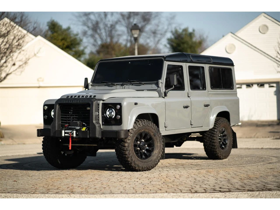 1994 Land Rover Defender 110 - Image 2 of 31