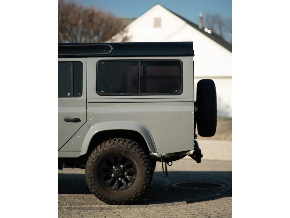1994 Land Rover Defender 110 - Image 9 of 31