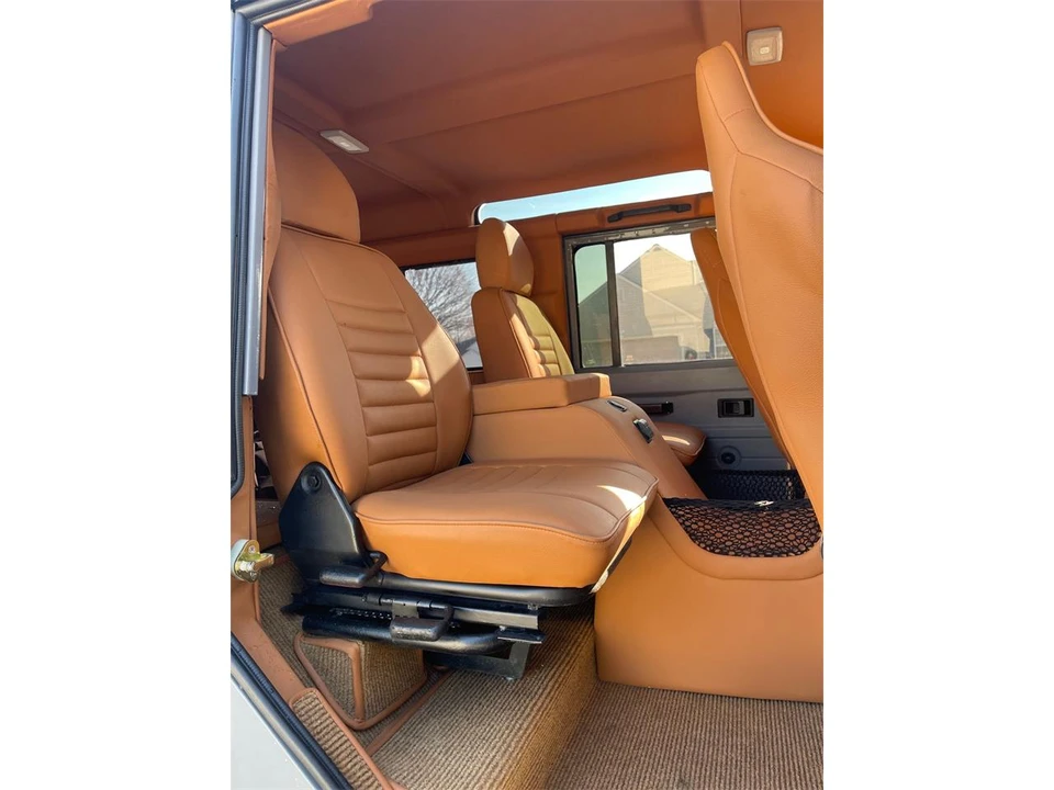 1994 Land Rover Defender 110 - Image 14 of 31